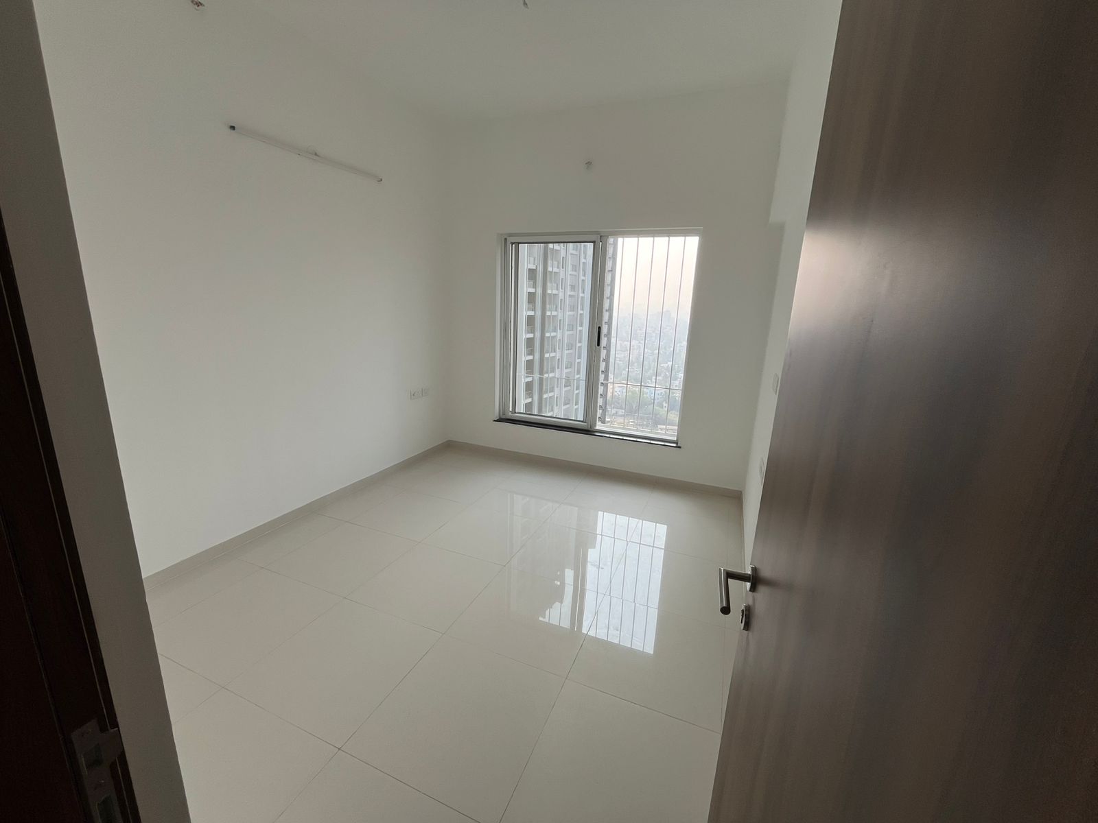 Center One Runwal, Chinchwad - 2 BHK Flat Starting @ ₹1.25 Cr