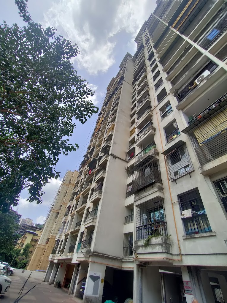 Rent in Ravi Estate, Thane - Semi-Furnished 1 BHK Flat at ₹30,000